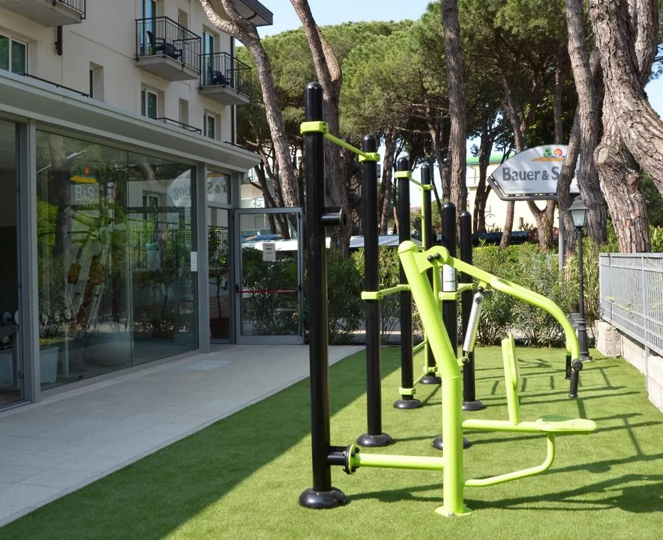 Hotel Bauer & Sporting Τζεσόλο Λίντο 4*,